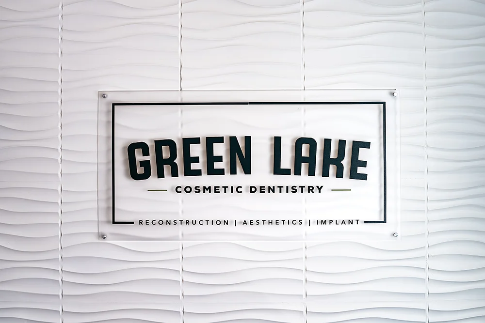 Green Lake Cosmetic Dentistry Office Interior Sign